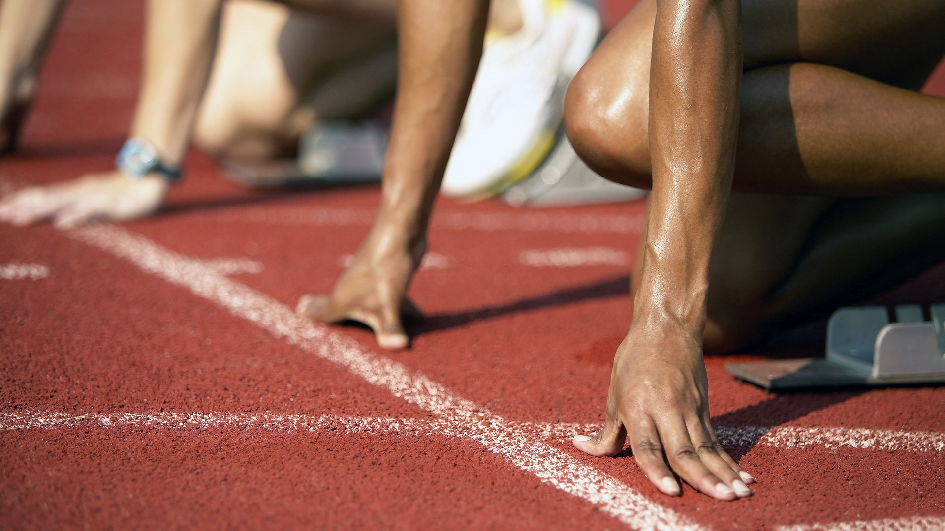 体育新闻中心构建体育赛事多语言传播平台,体育赛事的新闻报道