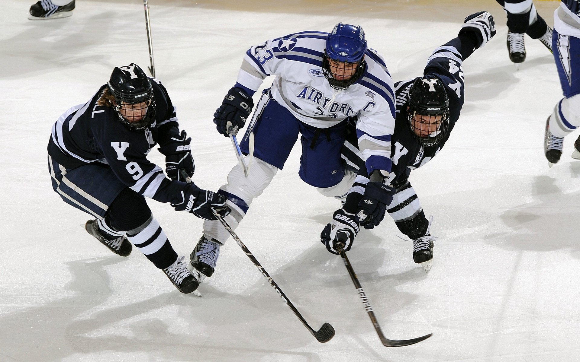 mk体育赛事资讯-本土球员缺乏横向对抗环境提升强度